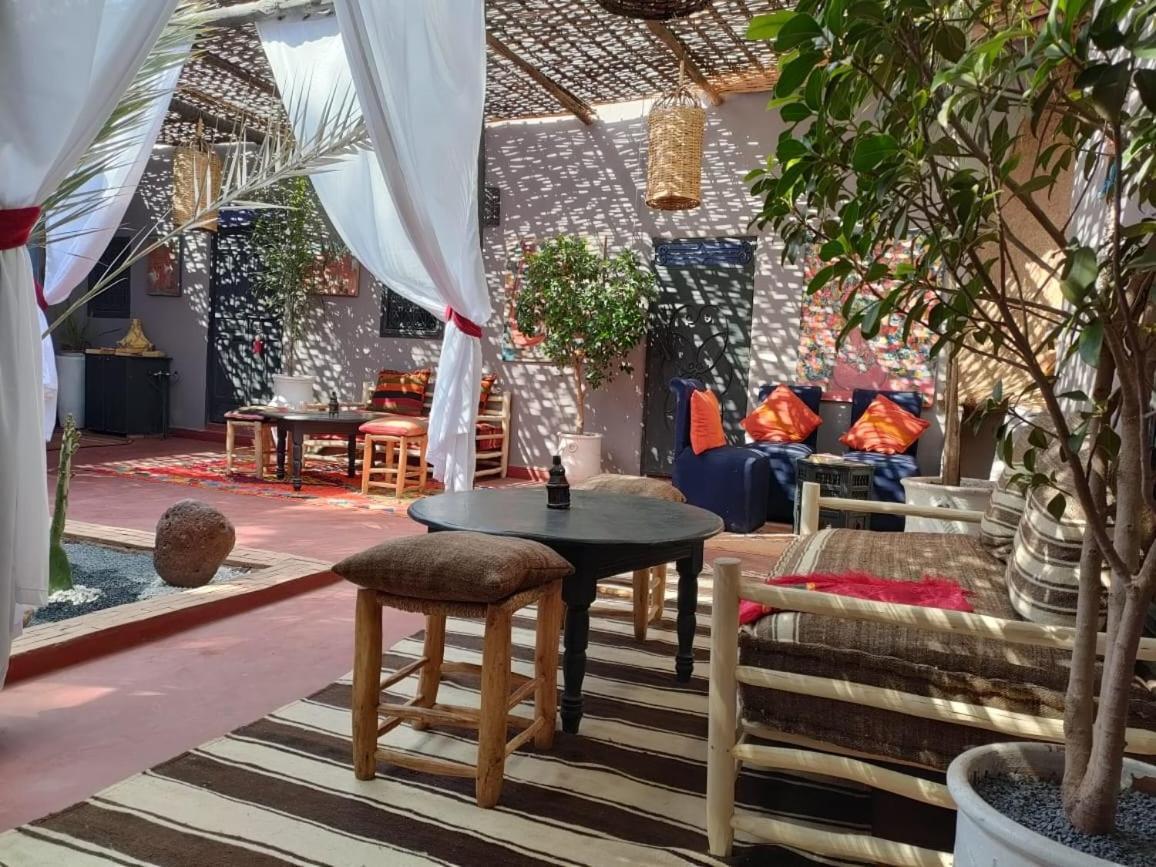 Dar Tadout Guest House Ait Ourir Bagian luar foto